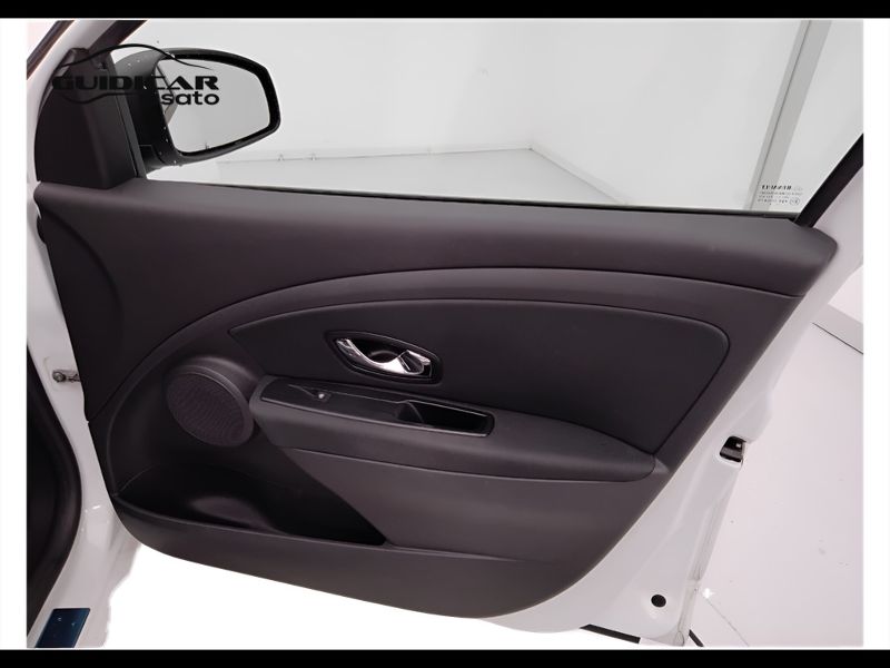 GuidiCar - RENAULT Megane 2015 Megane 1.6 Limited 110cv Usato