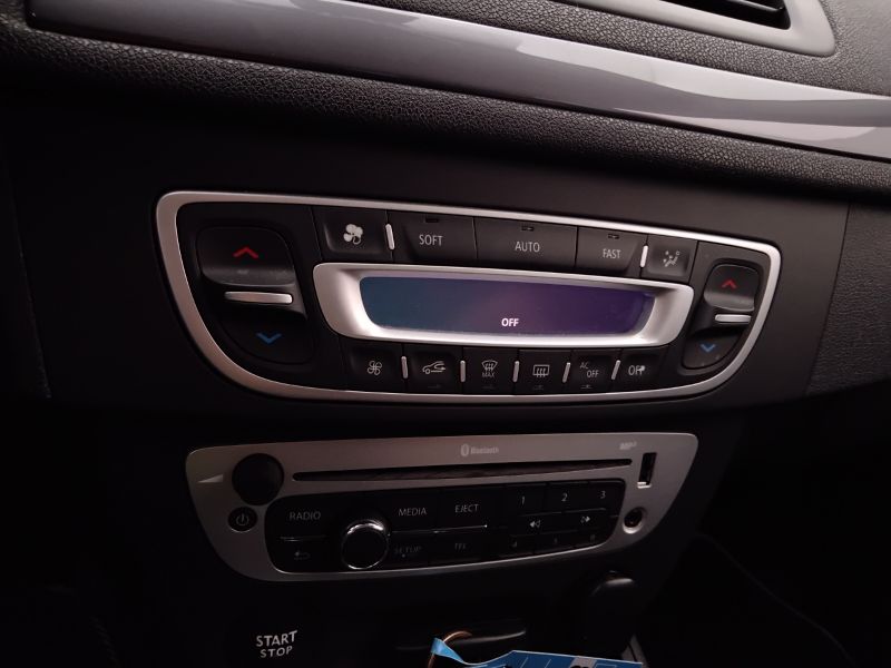 GuidiCar - RENAULT Megane 2015 Megane 1.6 Limited 110cv Usato