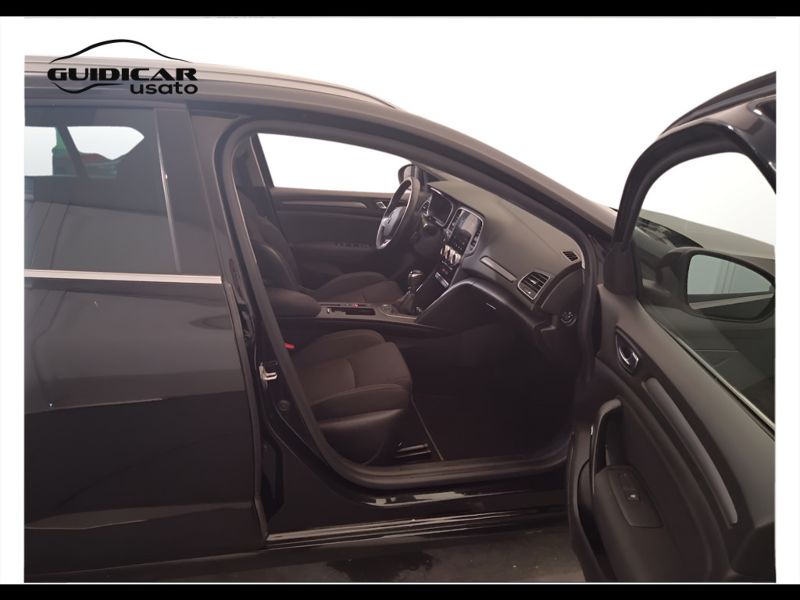 GuidiCar - RENAULT Megane 2021 Megane Sporter 1.5 blue dci Business 115cv Usato
