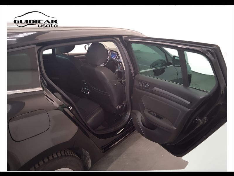 GuidiCar - RENAULT Megane 2021 Megane Sporter 1.5 blue dci Business 115cv Usato