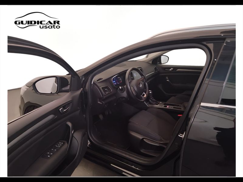 GuidiCar - RENAULT Megane 2021 Megane Sporter 1.5 blue dci Business 115cv Usato