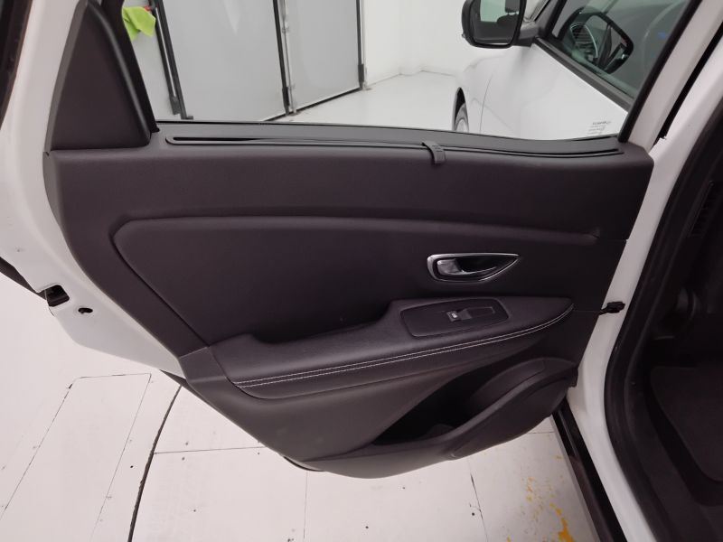GuidiCar - RENAULT Scenic 2018 Scenic 1.5 dci energy Bose 110cv Usato