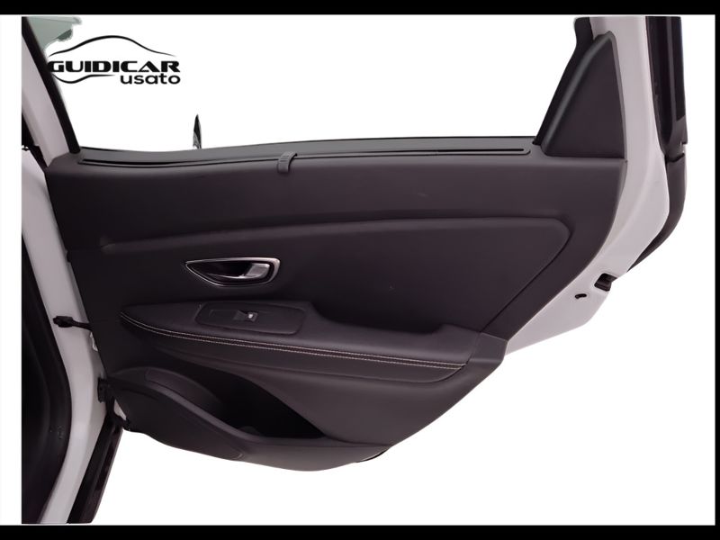 GuidiCar - RENAULT Scenic 2018 Scenic 1.5 dci energy Bose 110cv Usato