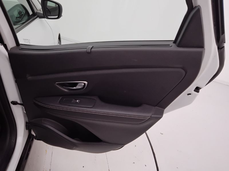 GuidiCar - RENAULT Scenic 2018 Scenic 1.5 dci energy Bose 110cv Usato