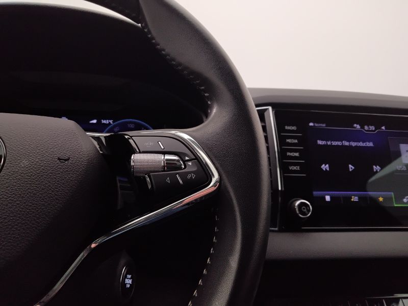 GuidiCar - SKODA Karoq 2023 Karoq 2.0 tdi evo Style 150cv Usato