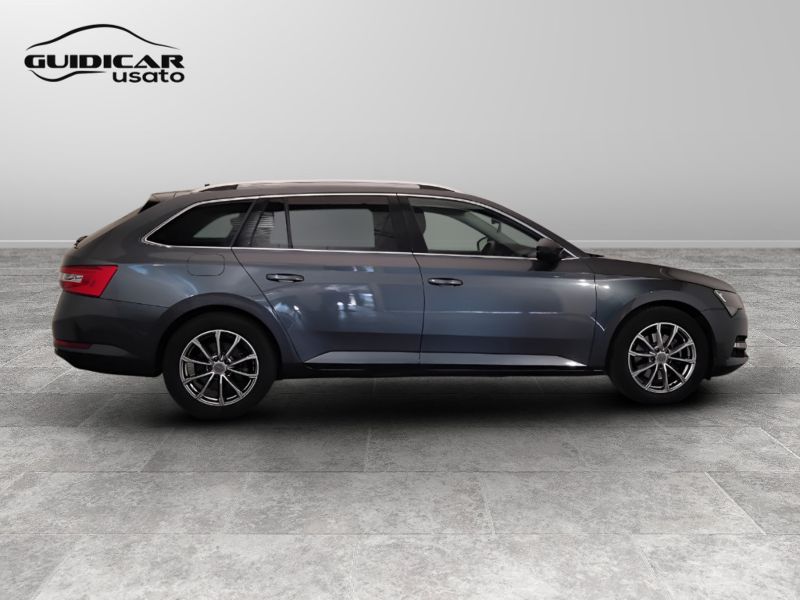 GuidiCar - SKODA Superb 2021 Superb Wagon 2.0 tdi evo Style 150cv dsg Usato