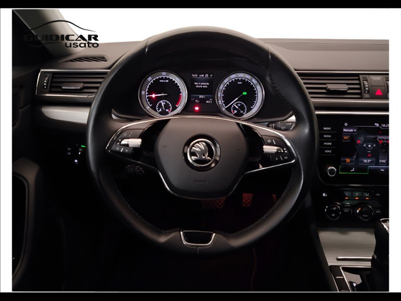 GuidiCar - SKODA Superb 2021 Superb Wagon 2.0 tdi evo Style 150cv dsg Usato