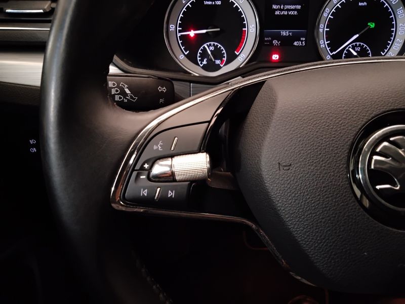 GuidiCar - SKODA Superb 2021 Superb Wagon 2.0 tdi evo Style 150cv dsg Usato