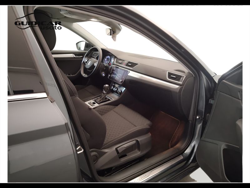 GuidiCar - SKODA Superb 2021 Superb Wagon 2.0 tdi evo Style 150cv dsg Usato