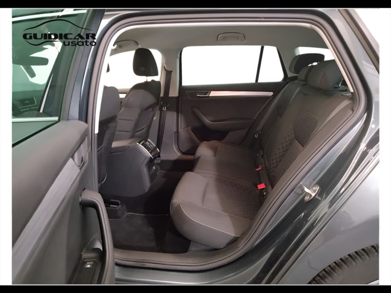 GuidiCar - SKODA Superb 2021 Superb Wagon 2.0 tdi evo Style 150cv dsg Usato