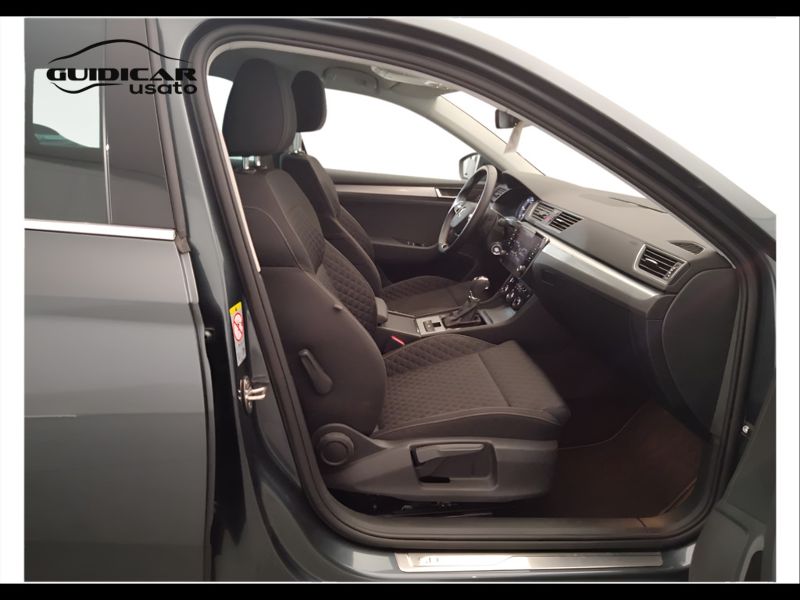 GuidiCar - SKODA Superb 2021 Superb Wagon 2.0 tdi evo Style 150cv dsg Usato