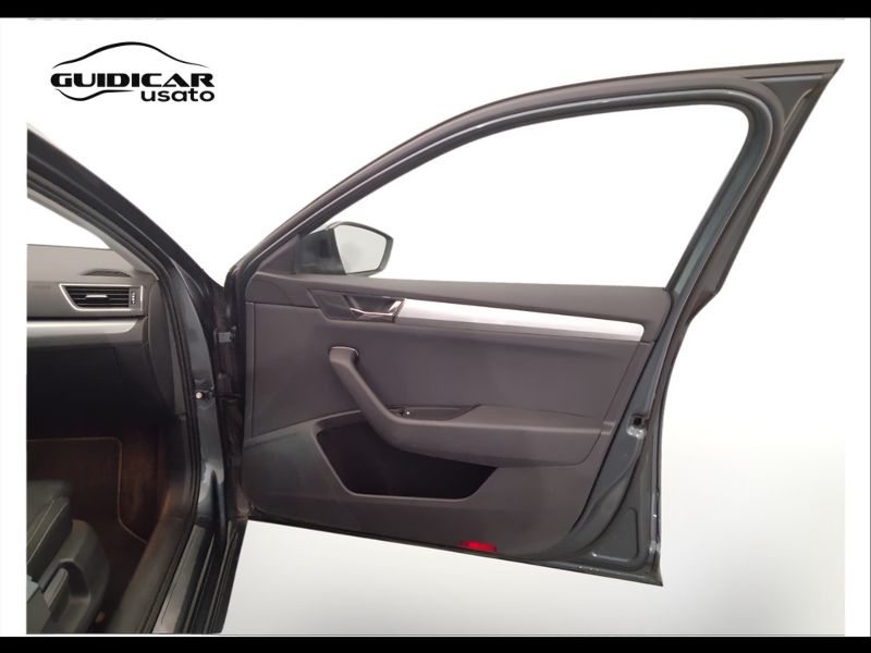 GuidiCar - SKODA Superb 2021 Superb Wagon 2.0 tdi evo Style 150cv dsg Usato