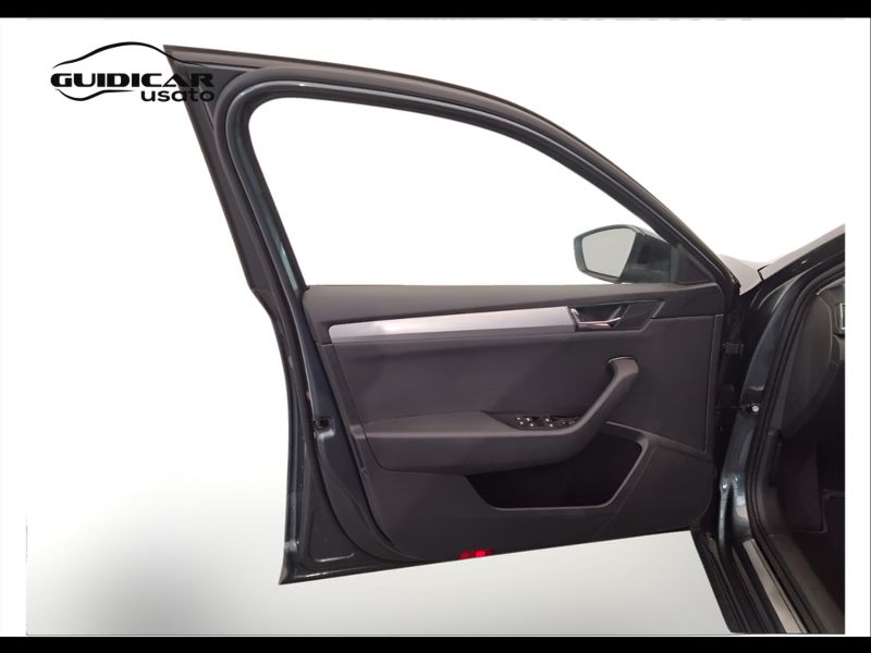 GuidiCar - SKODA Superb 2021 Superb Wagon 2.0 tdi evo Style 150cv dsg Usato