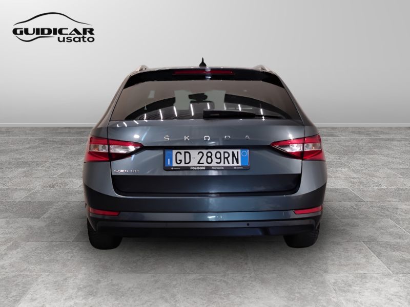 GuidiCar - SKODA Superb 2021 Superb Wagon 2.0 tdi evo Style 150cv dsg Usato