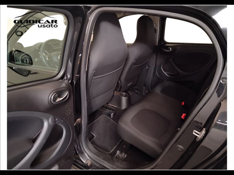 GuidiCar - SMART Forfour 2019 Forfour 0.9 t. Passion 90cv twinamic my18 Usato