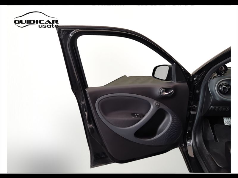 GuidiCar - SMART Forfour 2019 Forfour 0.9 t. Passion 90cv twinamic my18 Usato