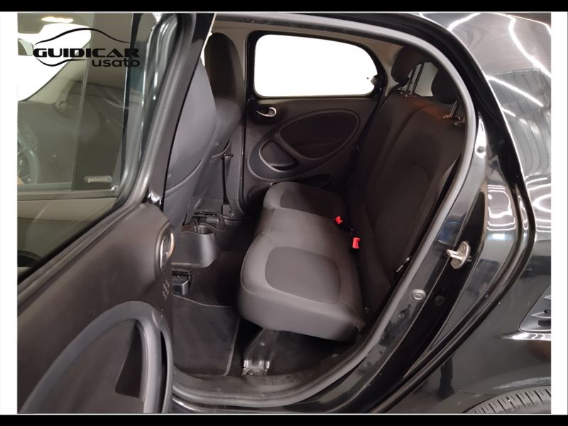 GuidiCar - SMART Forfour 2019 Forfour 0.9 t. Passion 90cv twinamic my18 Usato