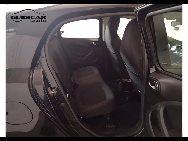 GuidiCar - SMART Forfour 2019 Forfour 0.9 t. Passion 90cv twinamic my18 Usato