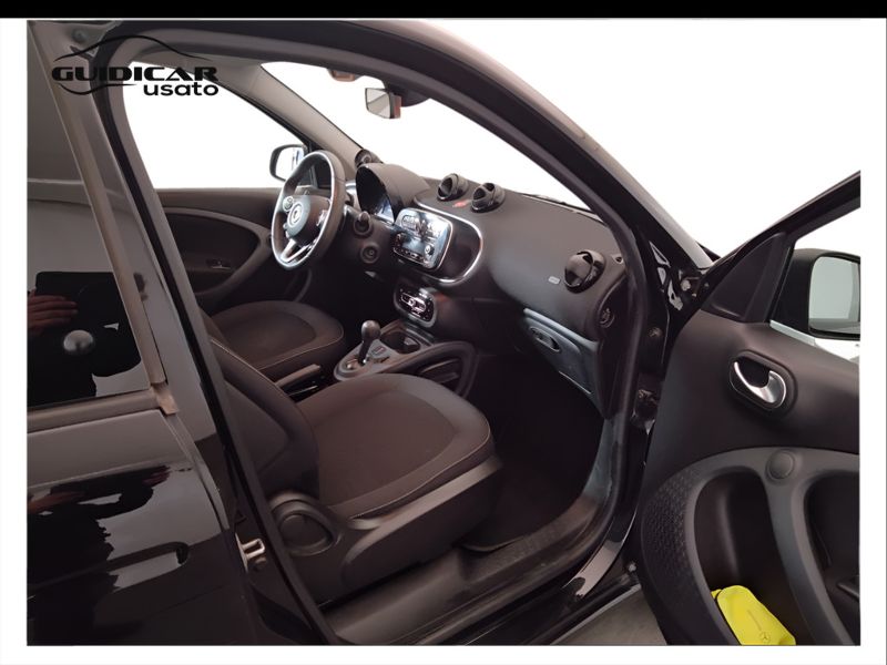 GuidiCar - SMART Forfour 2019 Forfour 0.9 t. Passion 90cv twinamic my18 Usato