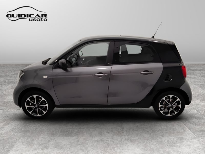 GuidiCar - SMART Forfour 2016 Forfour 0.9 t. Passion 90cv twinamic Usato
