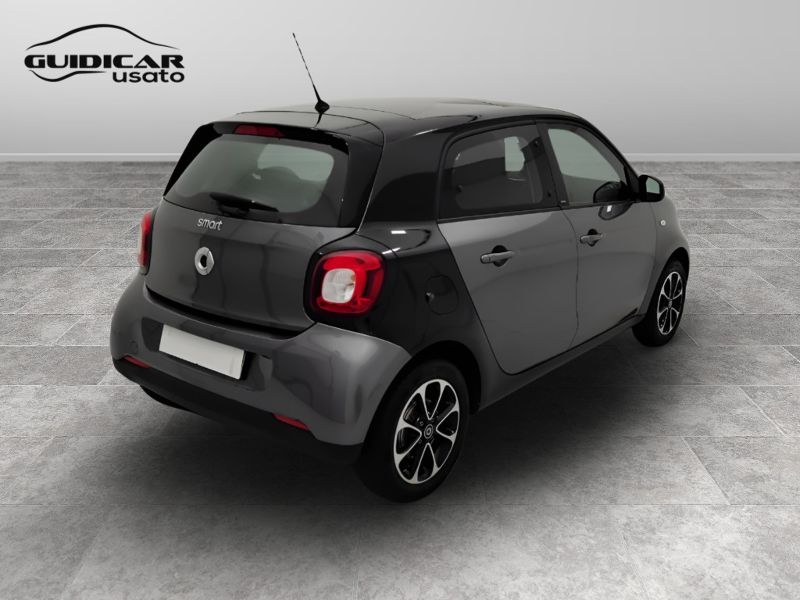 GuidiCar - SMART Forfour 2016 Forfour 0.9 t. Passion 90cv twinamic Usato