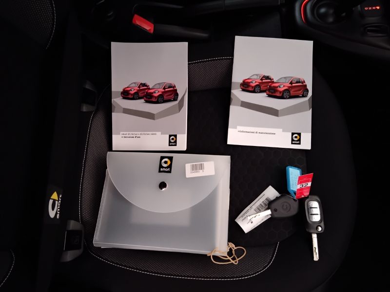 GuidiCar - SMART Fortwo 2021 Fortwo eq mattrunner 22kW Usato