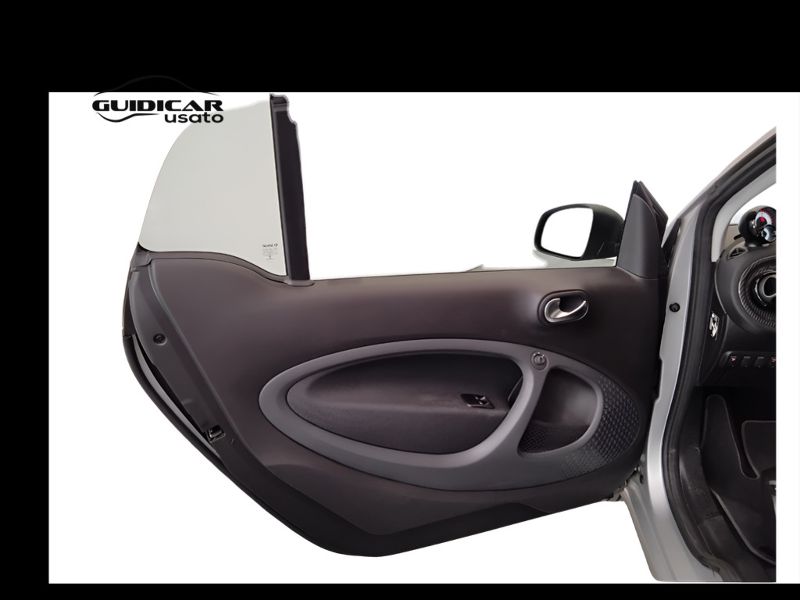 GuidiCar - SMART Fortwo 2021 Fortwo eq mattrunner 22kW Usato