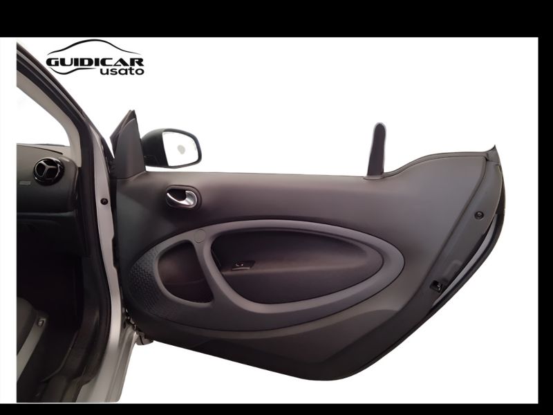 GuidiCar - SMART Fortwo 2021 Fortwo eq mattrunner 22kW Usato