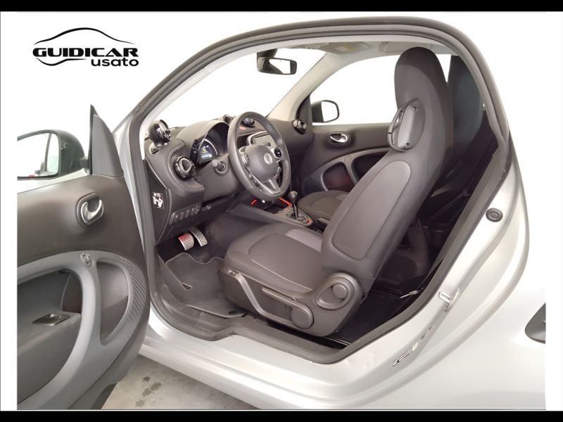 GuidiCar - SMART Fortwo 2021 Fortwo eq mattrunner 22kW Usato