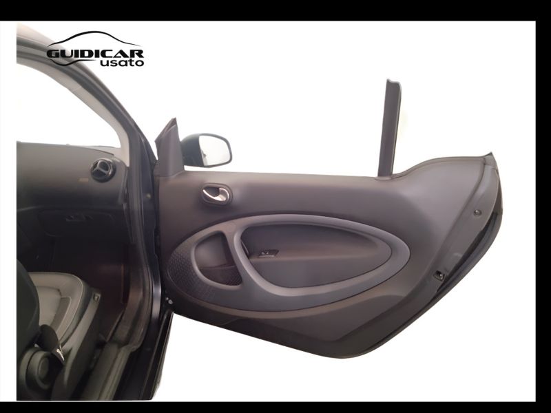 GuidiCar - SMART Fortwo 2021 Fortwo eq Parisblue Prime 22kW Usato