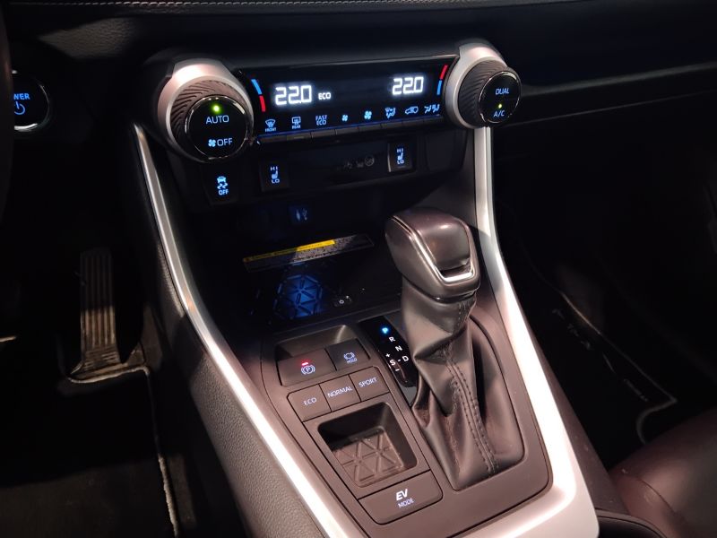 GuidiCar - TOYOTA RAV4 2019 Rav4 2.5 vvt-ie hybrid Lounge 2wd e-cvt Usato
