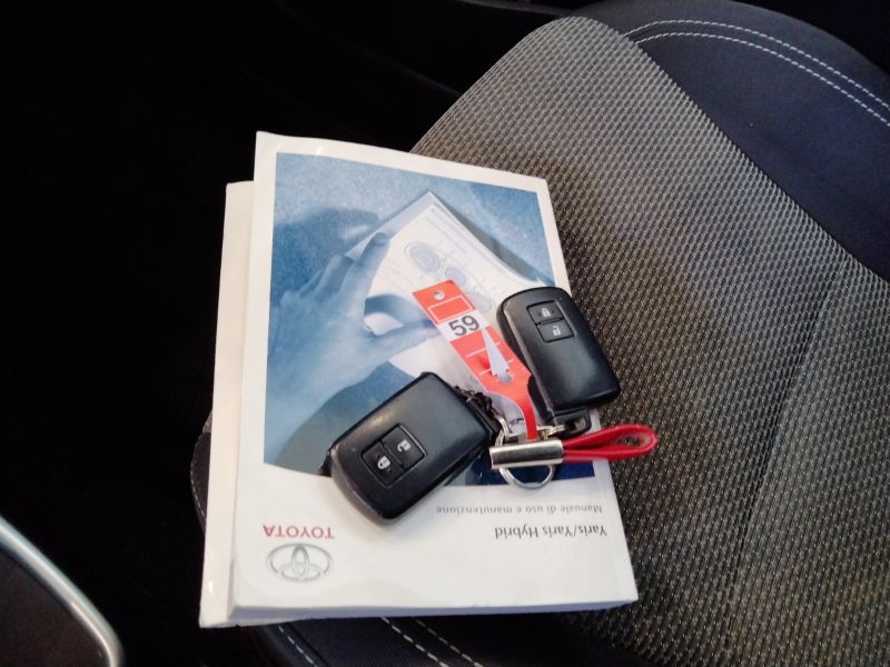 GuidiCar - TOYOTA Yaris 3ª serie Yaris 1.5 Hybrid 5 porte Active