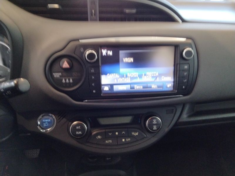 GuidiCar - TOYOTA Yaris 3ª serie Yaris 1.5 Hybrid 5 porte Active