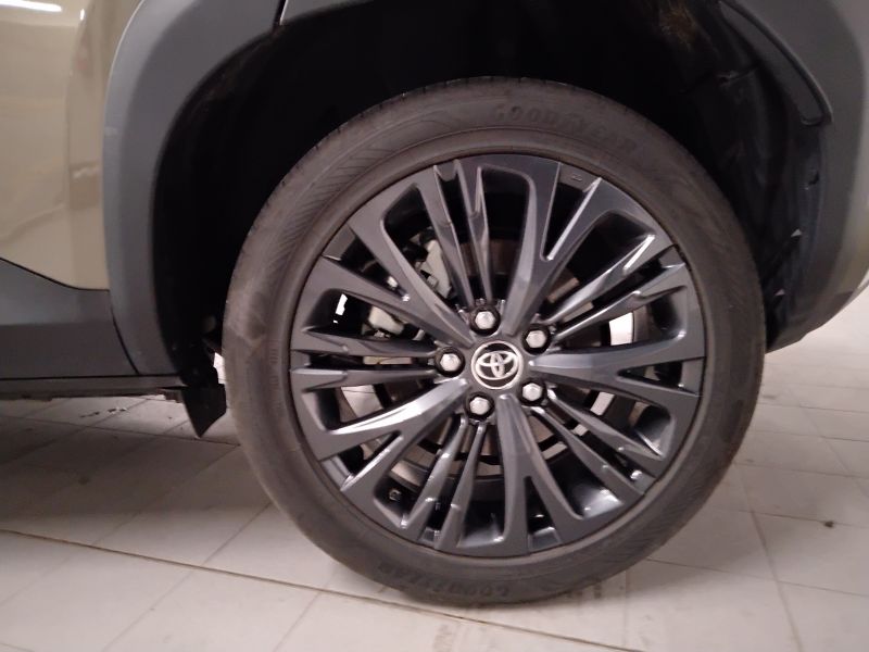 GuidiCar - TOYOTA Yaris 2022 Yaris Cross 1.5h Adventure fwd 116cv e-cvt Usato