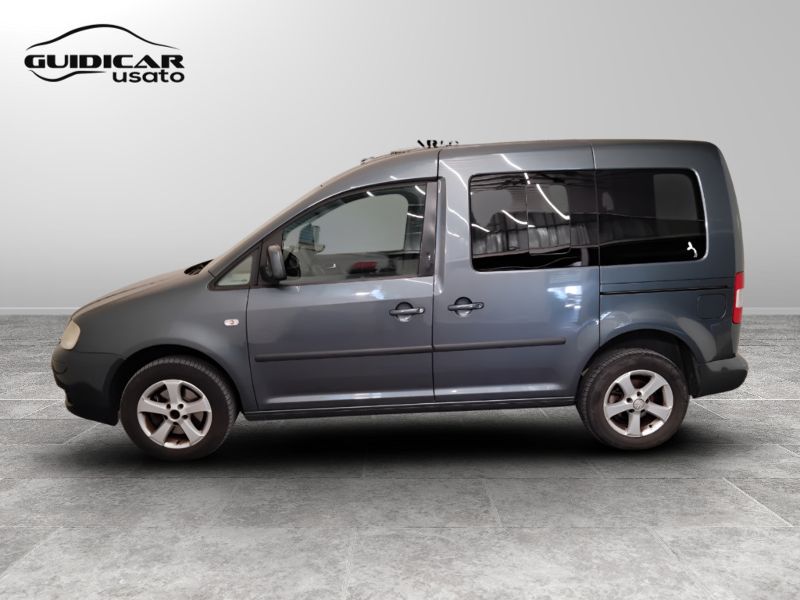 GuidiCar - VOLKSWAGEN Caddy 3ªs. Tour. 1ª 2010 Caddy 3ªs. Tour. 1ª - Caddy 1.9 TDI 105CV 4p. Kombi Duo Usato