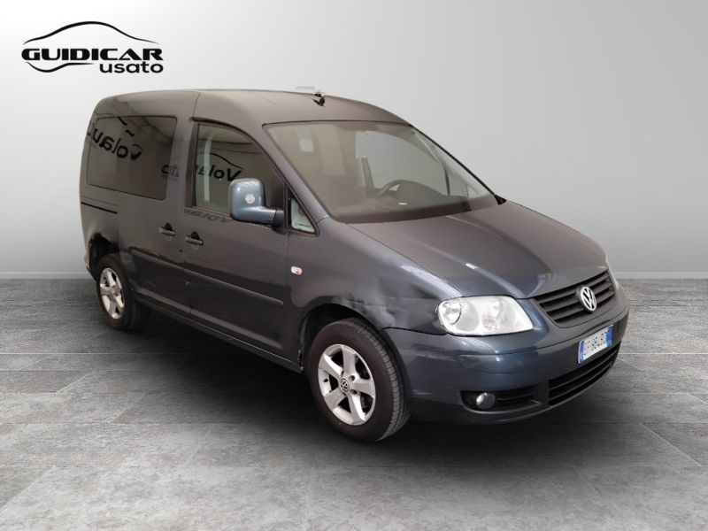 GuidiCar - VOLKSWAGEN Caddy 3ªs. Tour. 1ª 2010 Caddy 3ªs. Tour. 1ª - Caddy 1.9 TDI 105CV 4p. Kombi Duo Usato