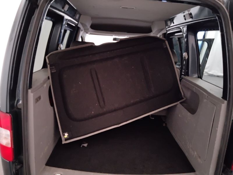 GuidiCar - VOLKSWAGEN Caddy 3ªs. Tour. 1ª 2010 Caddy 3ªs. Tour. 1ª - Caddy 1.9 TDI 105CV 4p. Kombi Duo Usato