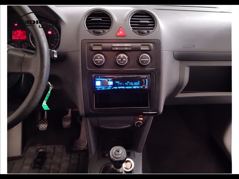 GuidiCar - VOLKSWAGEN Caddy 3ªs. Tour. 1ª 2010 Caddy 3ªs. Tour. 1ª - Caddy 1.9 TDI 105CV 4p. Kombi Duo Usato