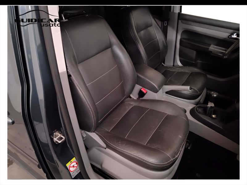 GuidiCar - VOLKSWAGEN Caddy 3ªs. Tour. 1ª 2010 Caddy 3ªs. Tour. 1ª - Caddy 1.9 TDI 105CV 4p. Kombi Duo Usato