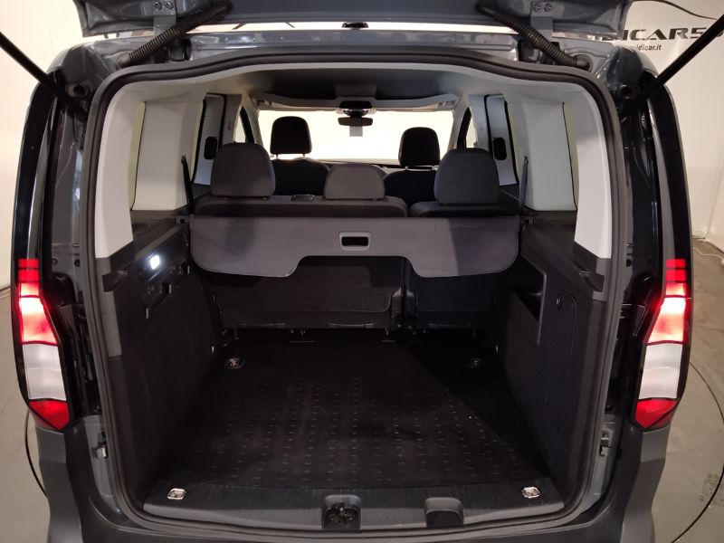 GuidiCar - VOLKSWAGEN Caddy 5ª serie 2023 Caddy 5ª serie - Caddy 2.0 TDI 102 CV Space Usato
