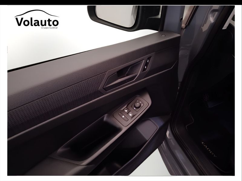 GuidiCar - VOLKSWAGEN Caddy 5ª serie 2023 Caddy 5ª serie - Caddy 2.0 TDI 102 CV Space Usato