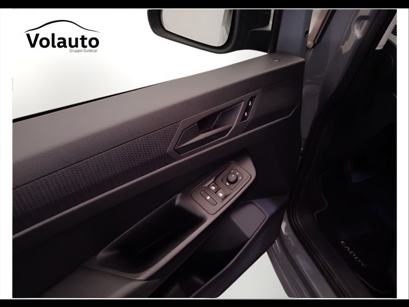 GuidiCar - VOLKSWAGEN Caddy 5ª serie 2023 Caddy 5ª serie - Caddy 2.0 TDI 102 CV Space Usato