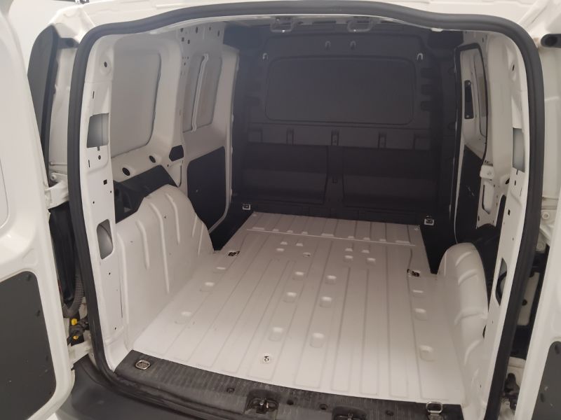 GuidiCar - VOLKSWAGEN Caddy 2020 Caddy cargo 2.0 tdi scr 102cv business Usato