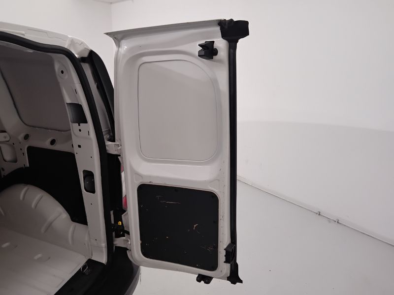 GuidiCar - VOLKSWAGEN Caddy 2020 Caddy cargo 2.0 tdi scr 102cv business Usato