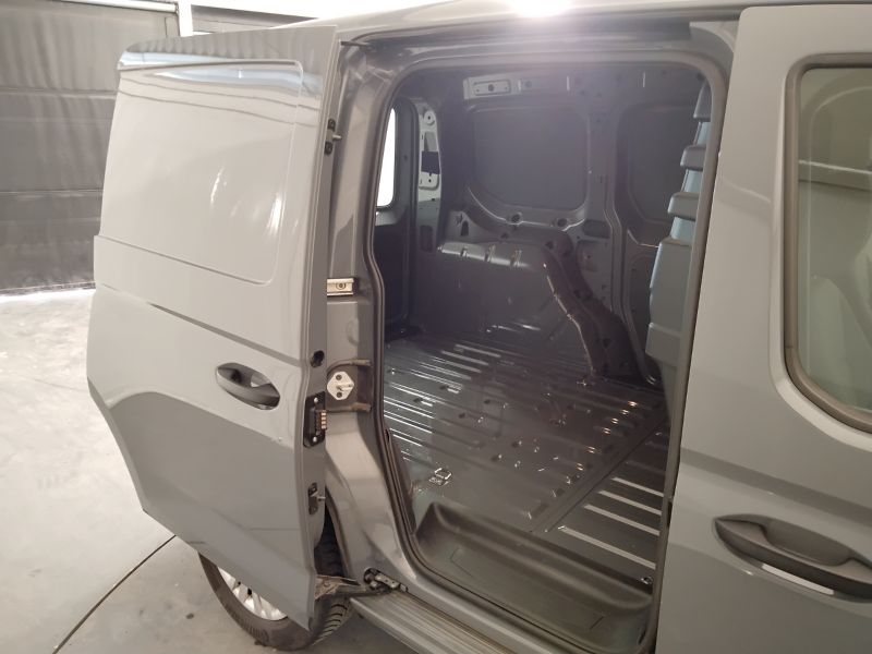 GuidiCar - VOLKSWAGEN INDUSTRIALI Caddy 2022 Caddy cargo 2.0 tdi scr 102cv business Usato