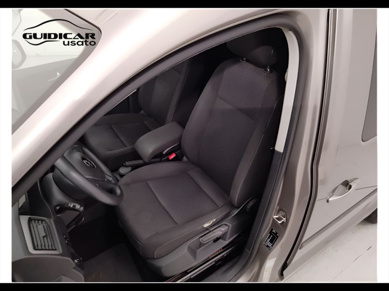 GuidiCar - VOLKSWAGEN INDUSTRIALI Caddy 2016 Caddy 2.0 tdi 102cv kombi Business E6 Usato