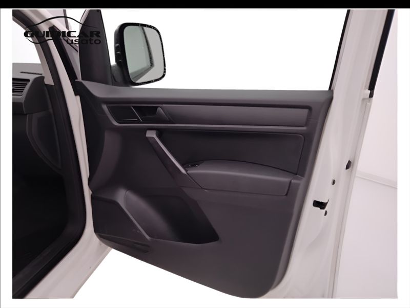 GuidiCar - VOLKSWAGEN INDUSTRIALI Caddy 2017 Caddy 2.0 tdi 102cv van Business E6 Usato