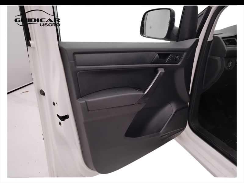 GuidiCar - VOLKSWAGEN INDUSTRIALI Caddy 2017 Caddy 2.0 tdi 102cv van Business E6 Usato
