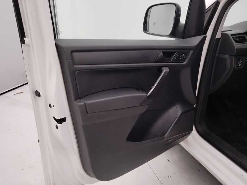 GuidiCar - VOLKSWAGEN INDUSTRIALI Caddy 2017 Caddy 2.0 tdi 102cv van Business E6 Usato