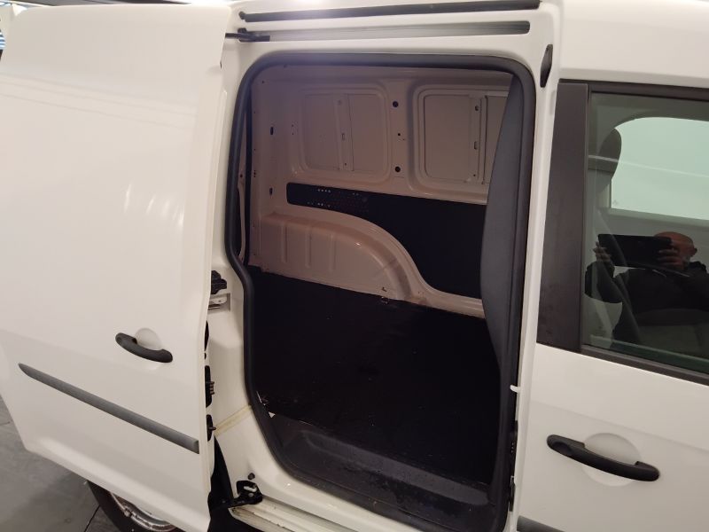 GuidiCar - VOLKSWAGEN INDUSTRIALI Caddy 2017 Caddy 2.0 tdi 75cv van business E6 Usato